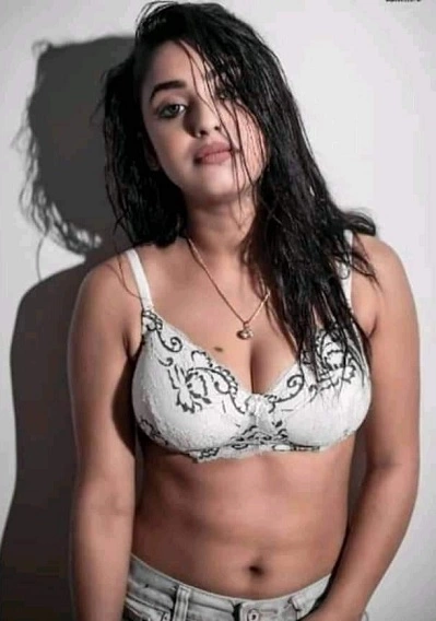 Poonam Karila is One of the Hotest Call Girl In Mumbai and Working As Escorts In Mumbai